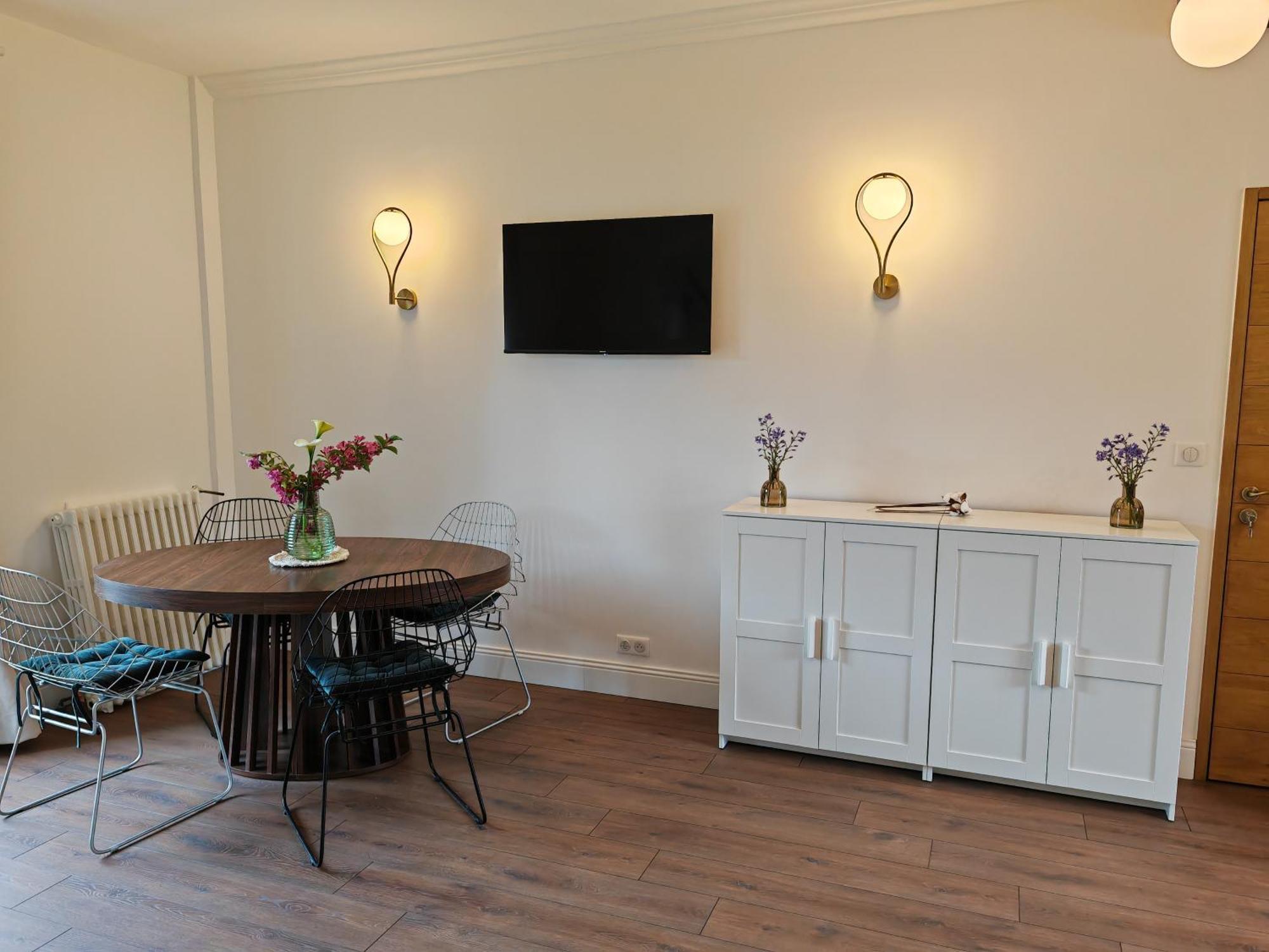 Domaine De L'Isle Maniere Apartment Saint-Quentin-sur-le-Homme Exterior photo